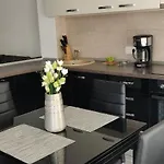 Avangarden Apartment *