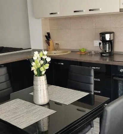 Avangarden Apartman *